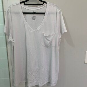 Juniors SO Relaxed white v neck pocket T shirt